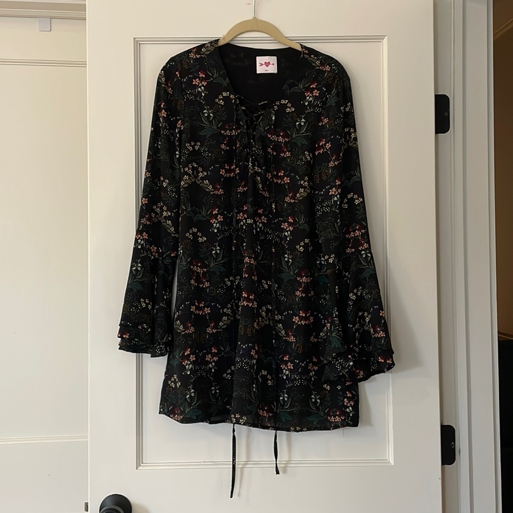 Buddy Love Black Floral Bell Sleeve Tunic